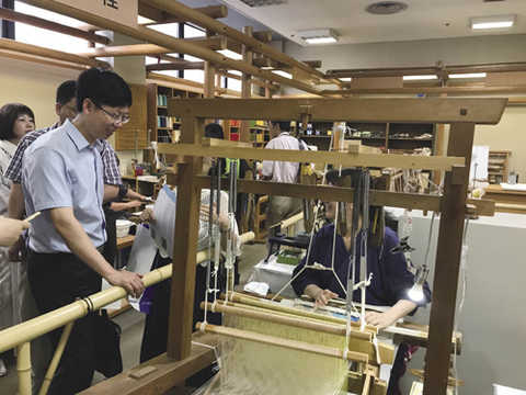纺织高训班前往日考察交流 学习日本纺织化纤发展